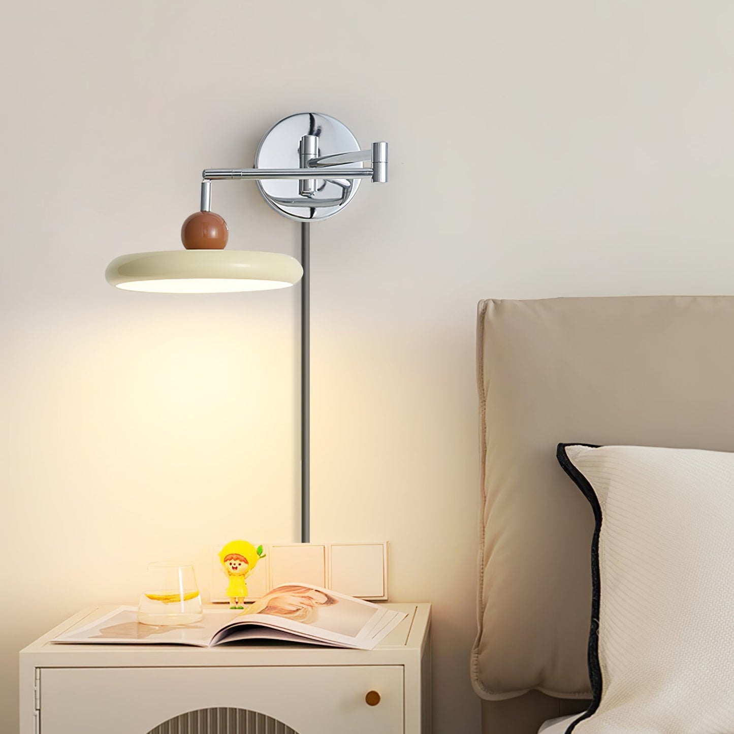 Lola Plug-in Wall Sconce